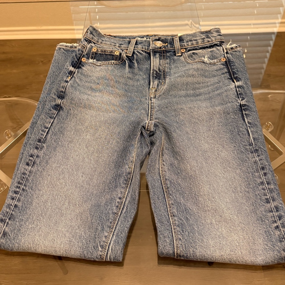 American Eagle Outfitters Faded Blue Straight Leg Jeans - Picture 3 of 5